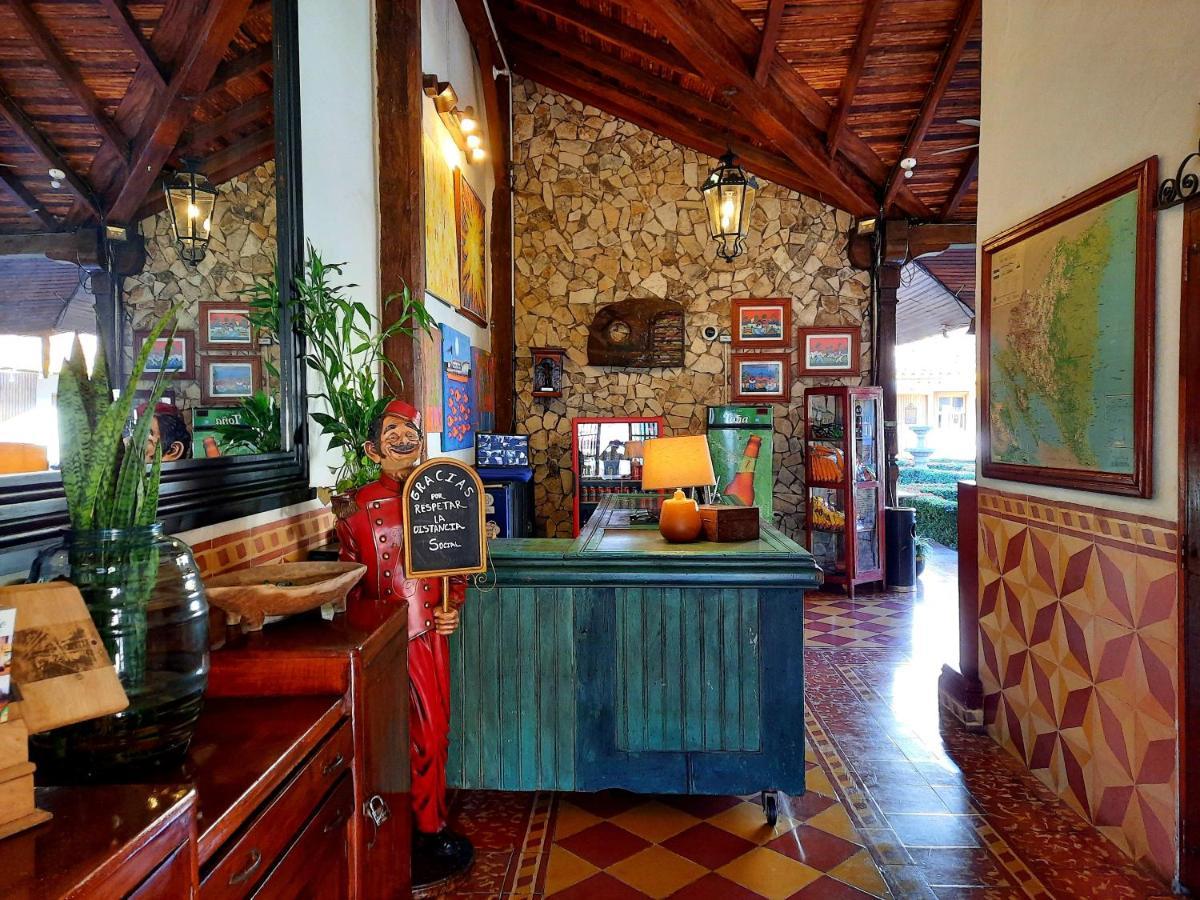 Hotel La Posada Del Doctor León Exterior foto